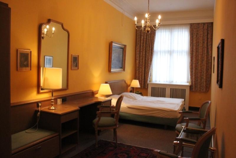 Stadt-Gut-Hotel Bogota Berlin Oda fotoğraf