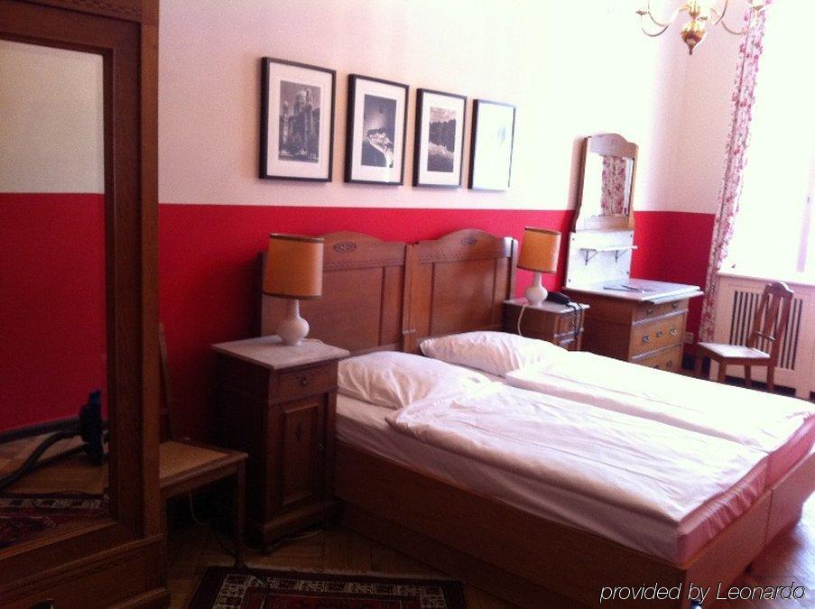 Stadt-Gut-Hotel Bogota Berlin Oda fotoğraf